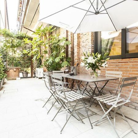 Elegant Fornasa Vecia, Canal View With A Beautiful Garden R&R Venezia Esterno foto