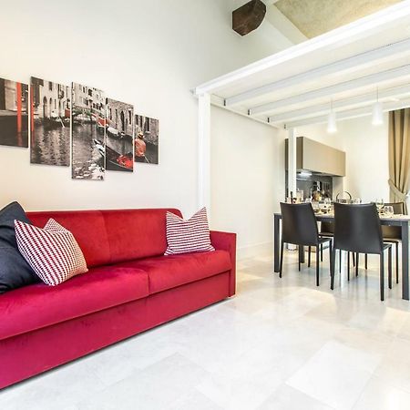 Elegant Fornasa Vecia, Canal View With A Beautiful Garden R&R Venezia Esterno foto