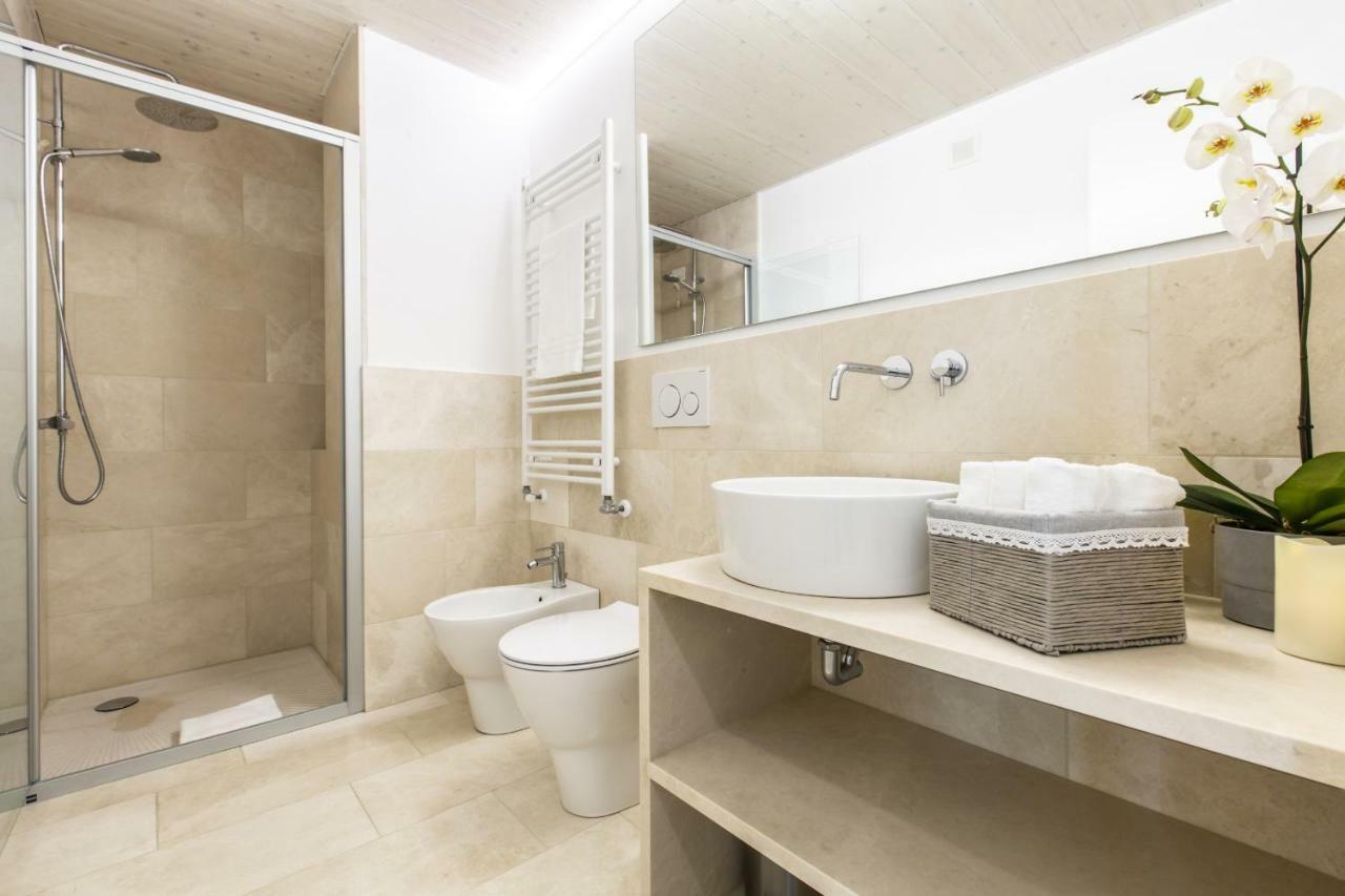 Elegant Fornasa Vecia, Canal View With A Beautiful Garden R&R Venezia Esterno foto