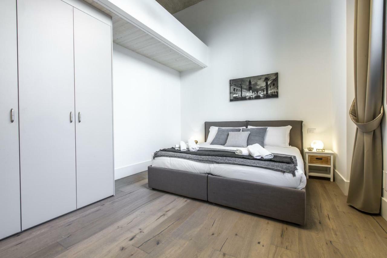 Elegant Fornasa Vecia, Canal View With A Beautiful Garden R&R Venezia Esterno foto