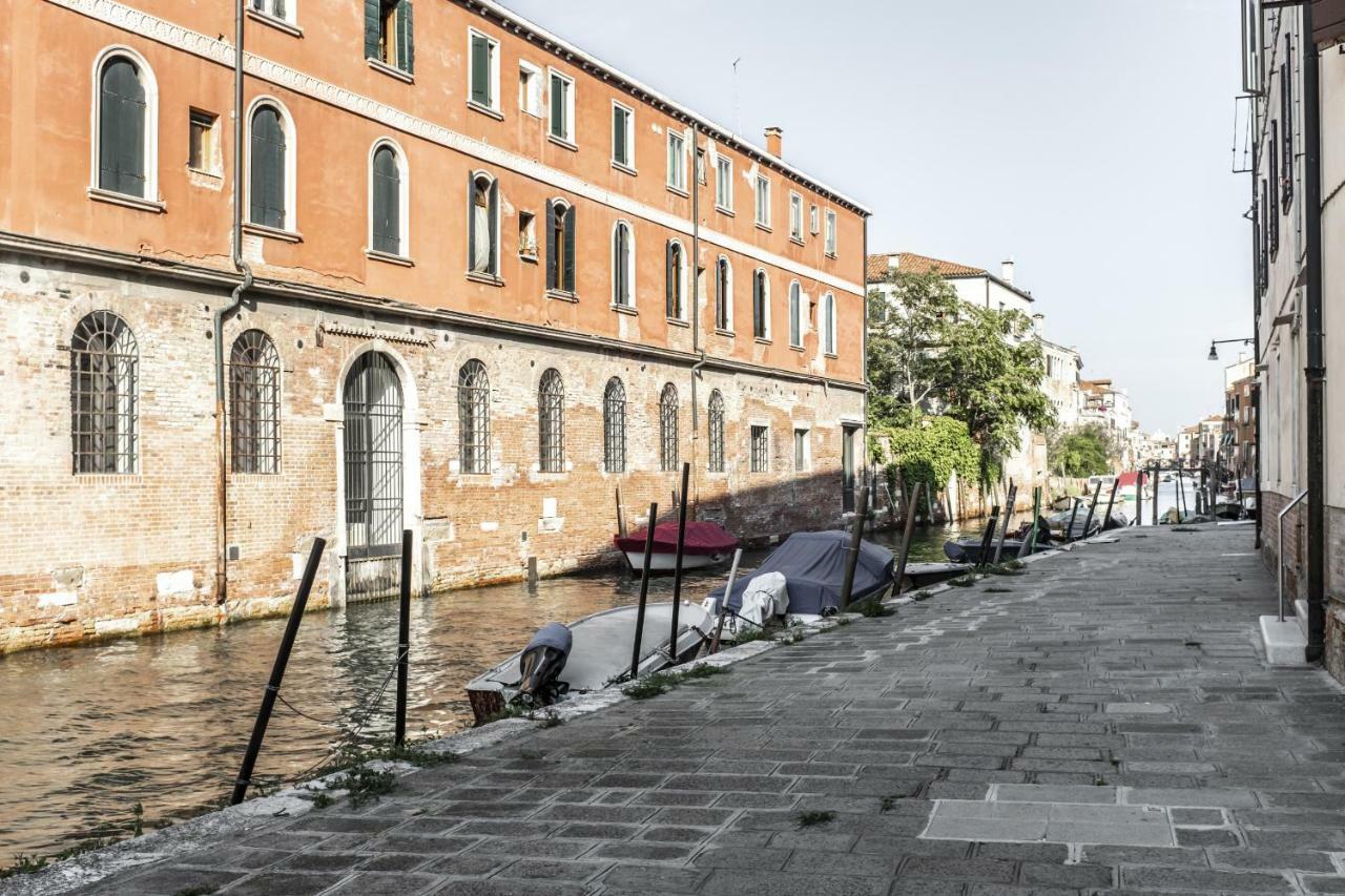 Elegant Fornasa Vecia, Canal View With A Beautiful Garden R&R Venezia Esterno foto