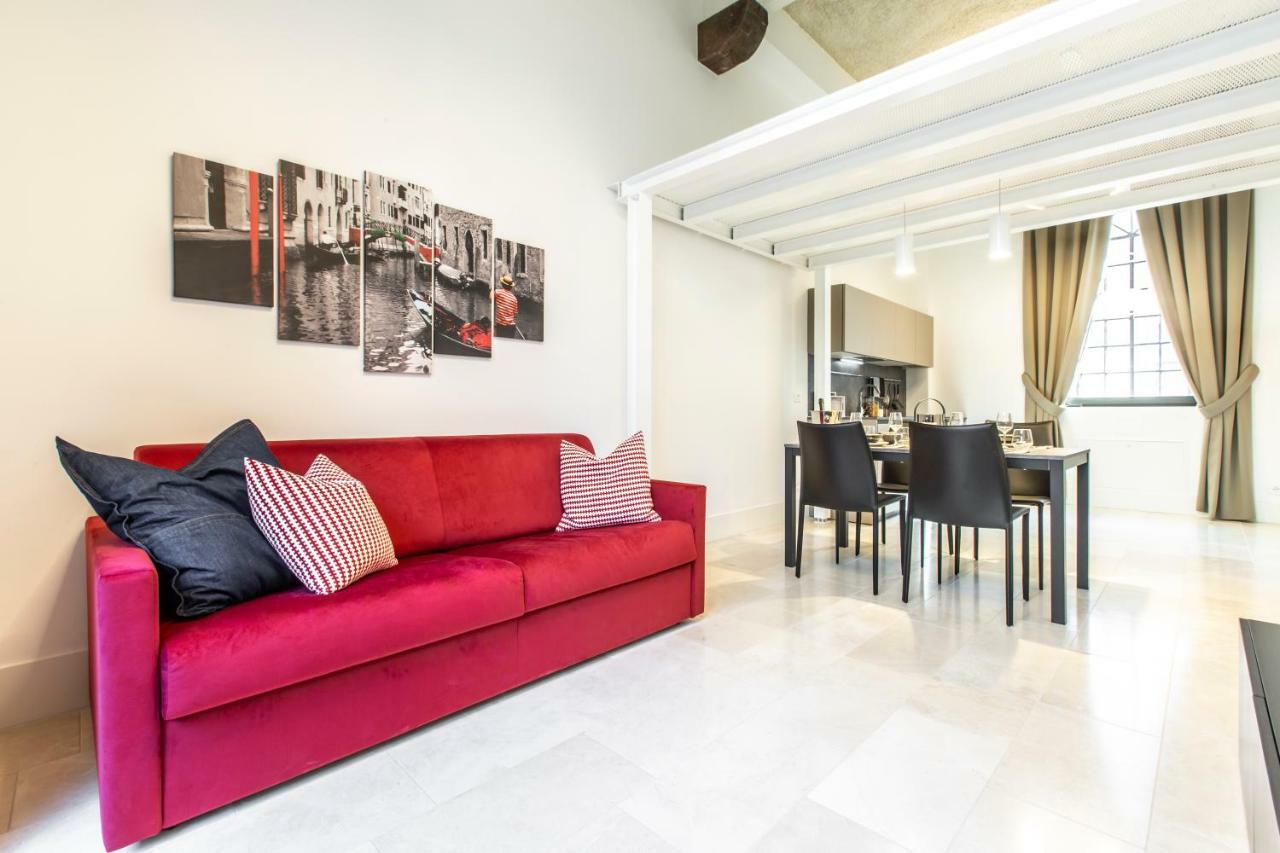 Elegant Fornasa Vecia, Canal View With A Beautiful Garden R&R Venezia Esterno foto